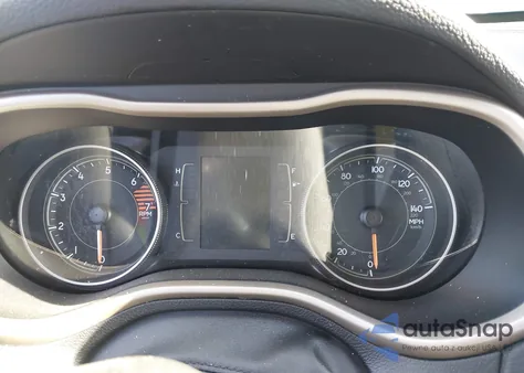 2016 Jeep Cherokee Latitude z USA, uszkodzony, nr VIN 1C4PJLCB1GW293473